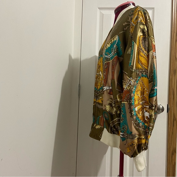 Juhli Vancouver women boroque stylish silky  bomber jacket. Size M/L. Used. - Picture 2 of 14